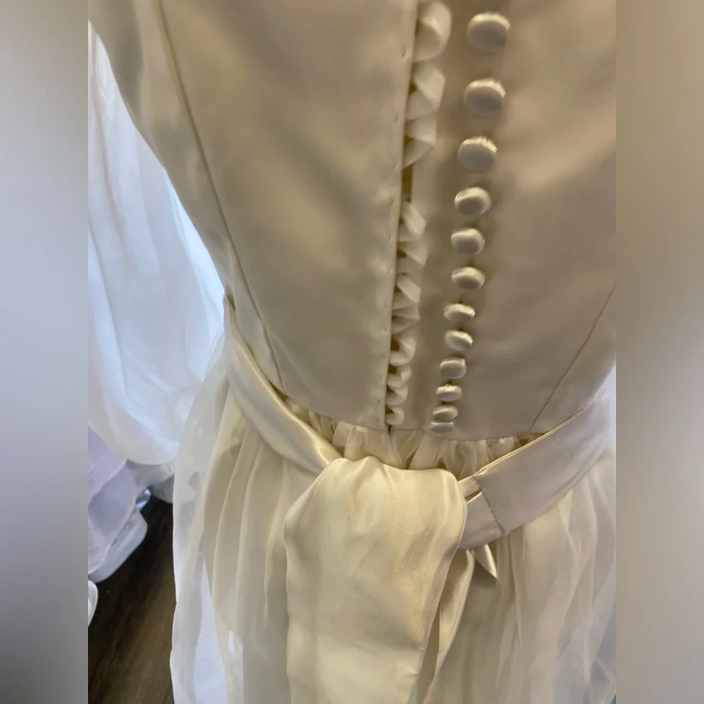 Vintage Wedding Dress - Picture 12 of 12